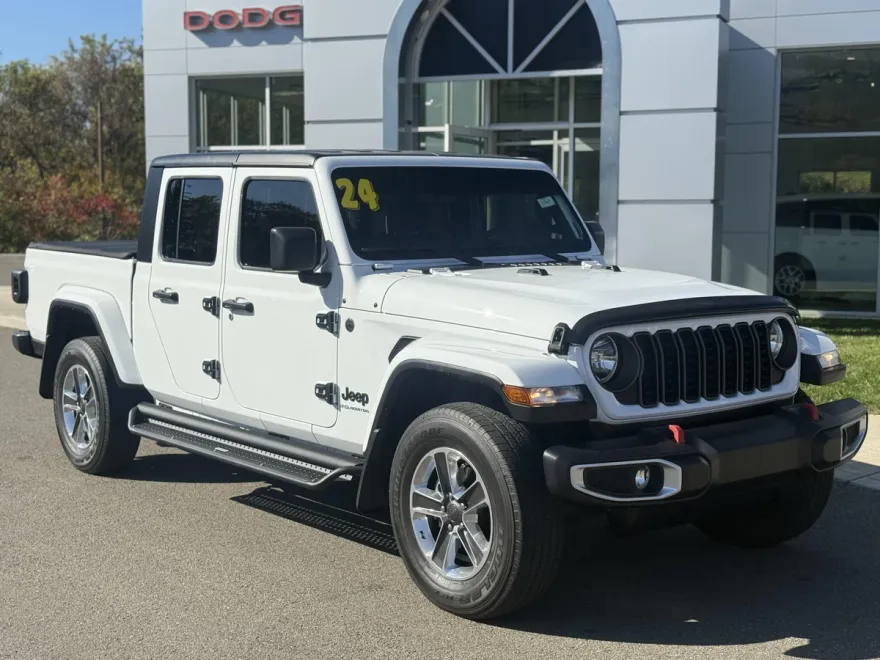 2024 Jeep Gladiator Sport photo 1
