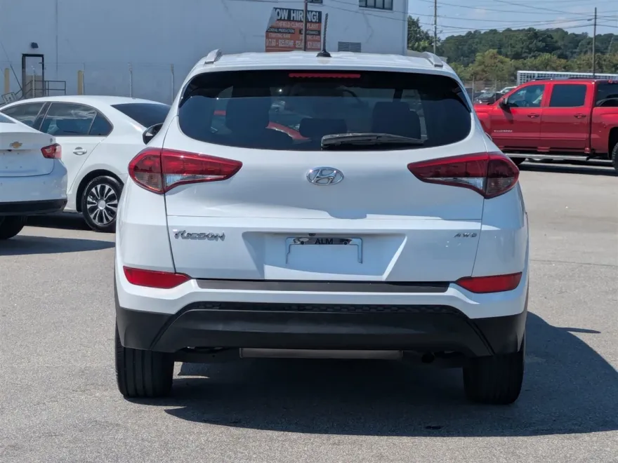 2017 Hyundai Tucson SE photo 1