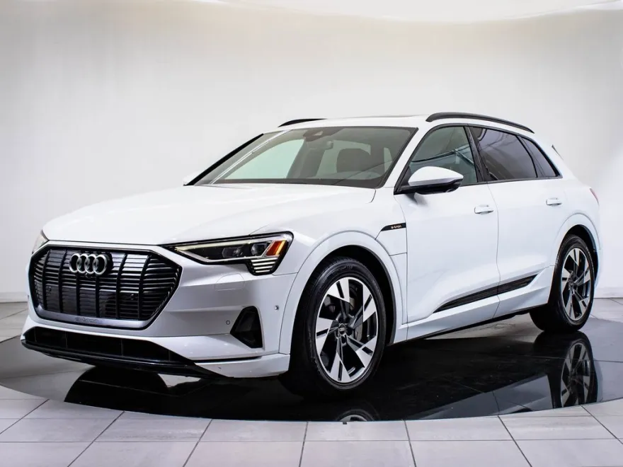2022 Audi e-tron Premium photo 1