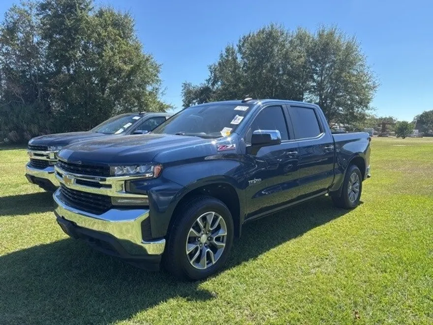 2022 Chevrolet Silverado 1500 LT photo 1