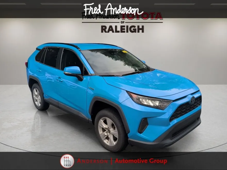 2021 Toyota RAV4 Hybrid LE photo 1