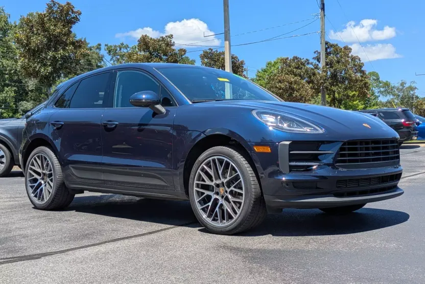 2020 Porsche Macan Base photo 1