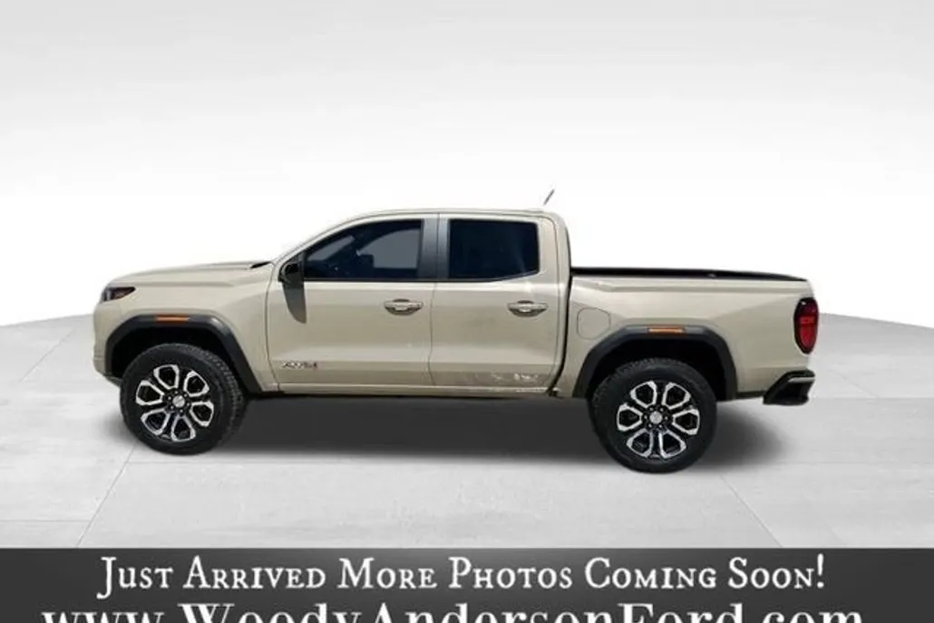 2024 Gmc Canyon AT4 photo 1