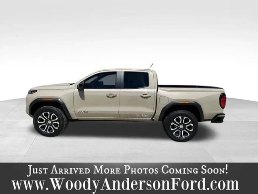 2024 Gmc Canyon AT4 photo 1