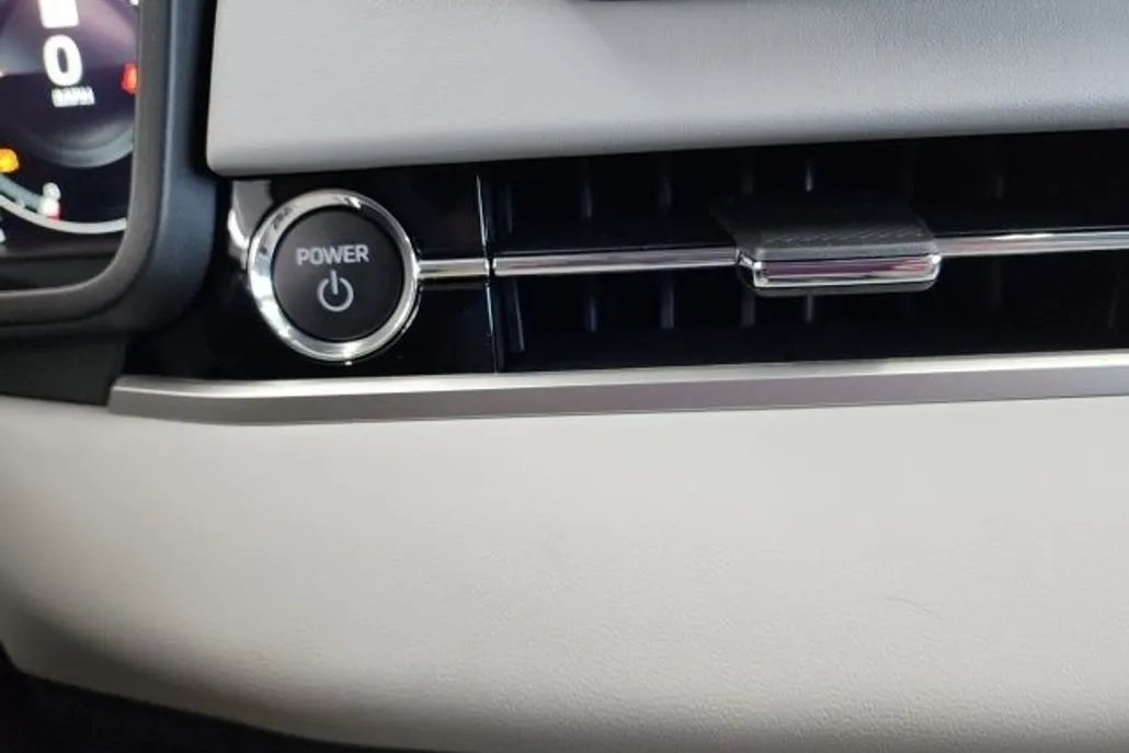 2023 Mitsubishi Outlander PHEV SEL photo 1