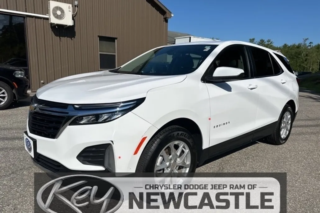 2023 Chevrolet Equinox LT photo 1