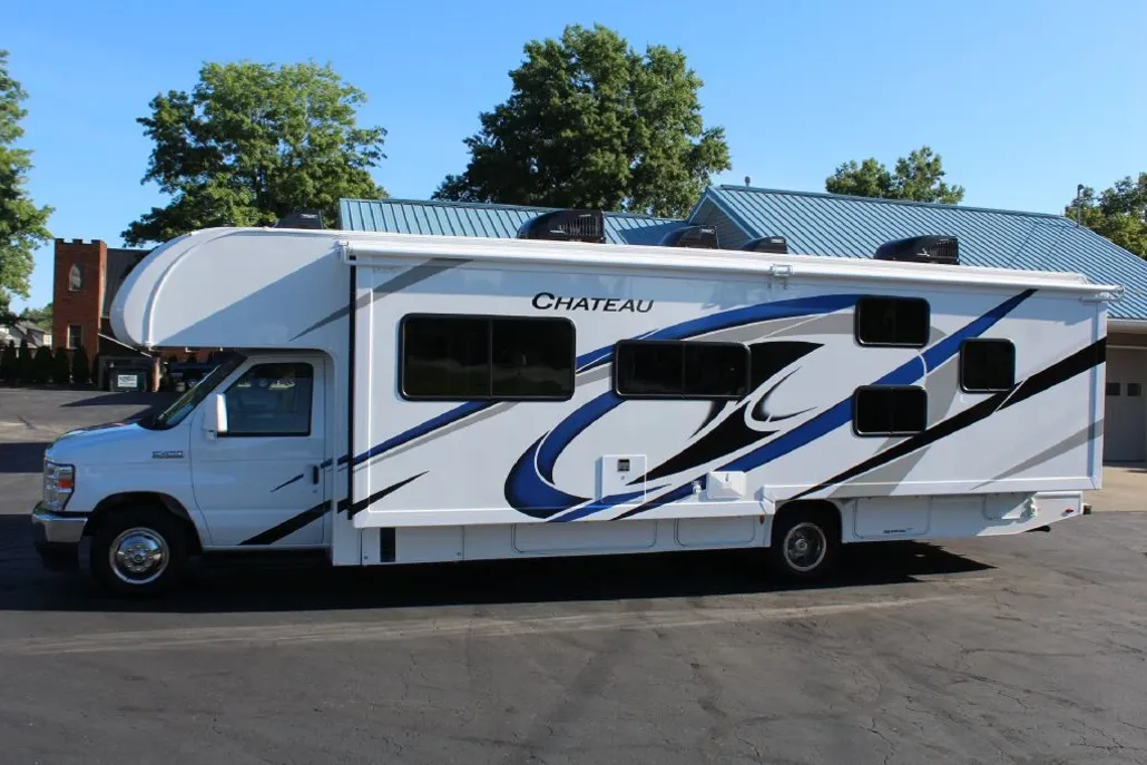 2022 Ford E-450 photo 1