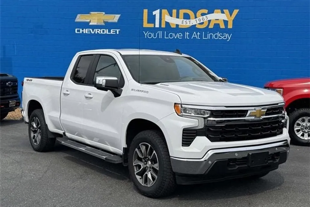 2025 Chevrolet Silverado 1500 LT1 photo 1