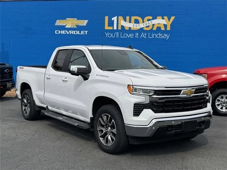 2025 Chevrolet Silverado 1500 LT1 photo 1