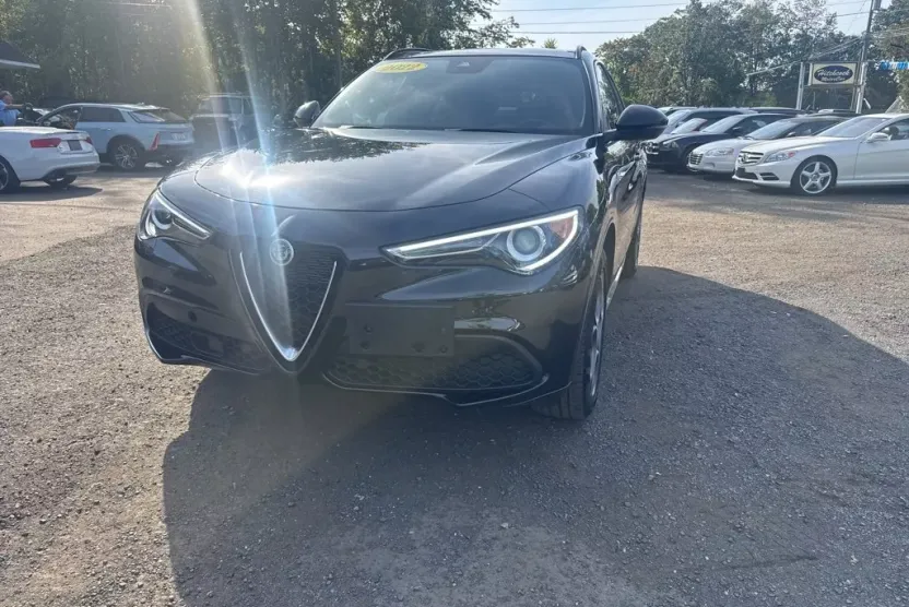 2022 Alfa Romeo Stelvio Ti photo 1
