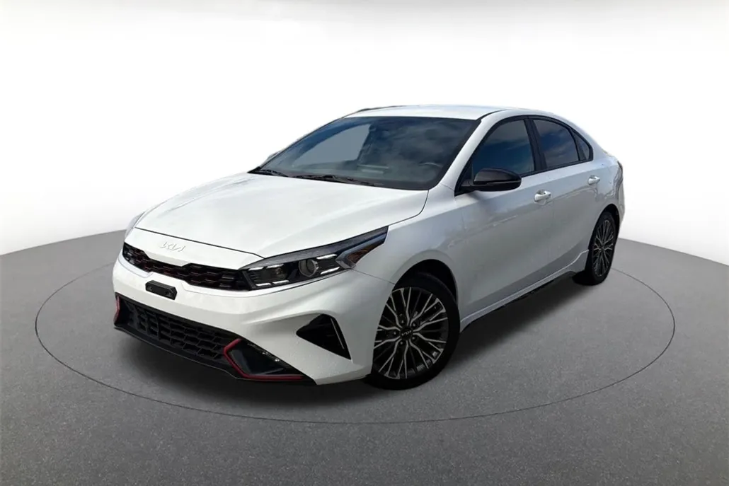 2023 Kia Forte GT-Line photo 1
