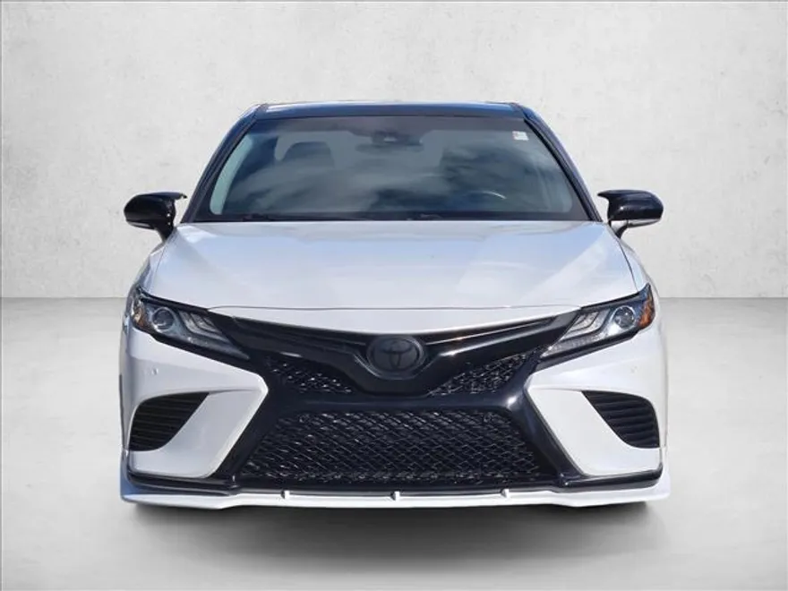 2018 Toyota Camry XSE photo 1