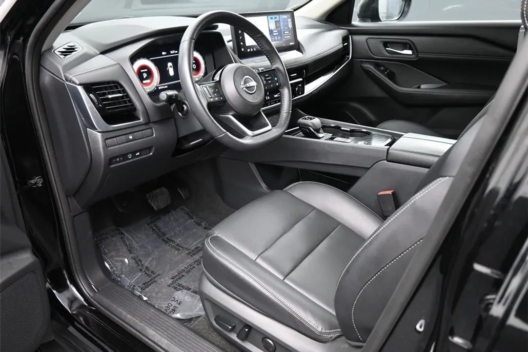 2024 Nissan Rogue SL photo 1