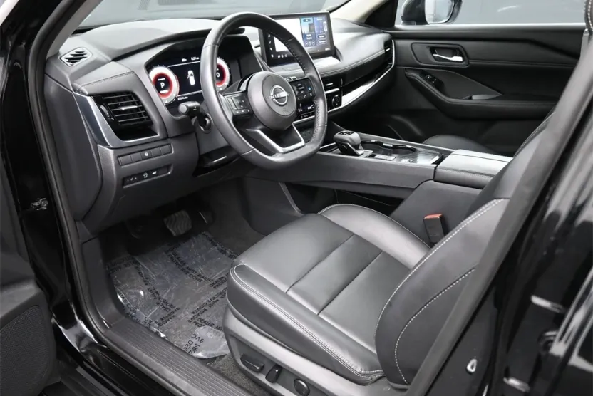 2024 Nissan Rogue SL photo 1