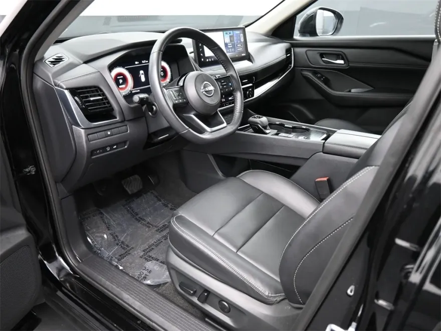 2024 Nissan Rogue SL photo 1