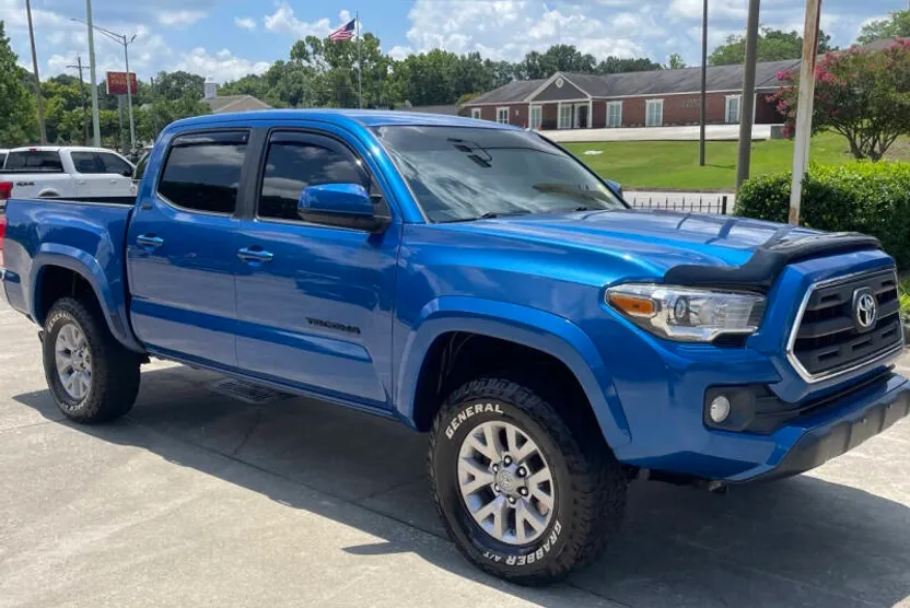 2017 Toyota Tacoma Double Cab photo 1