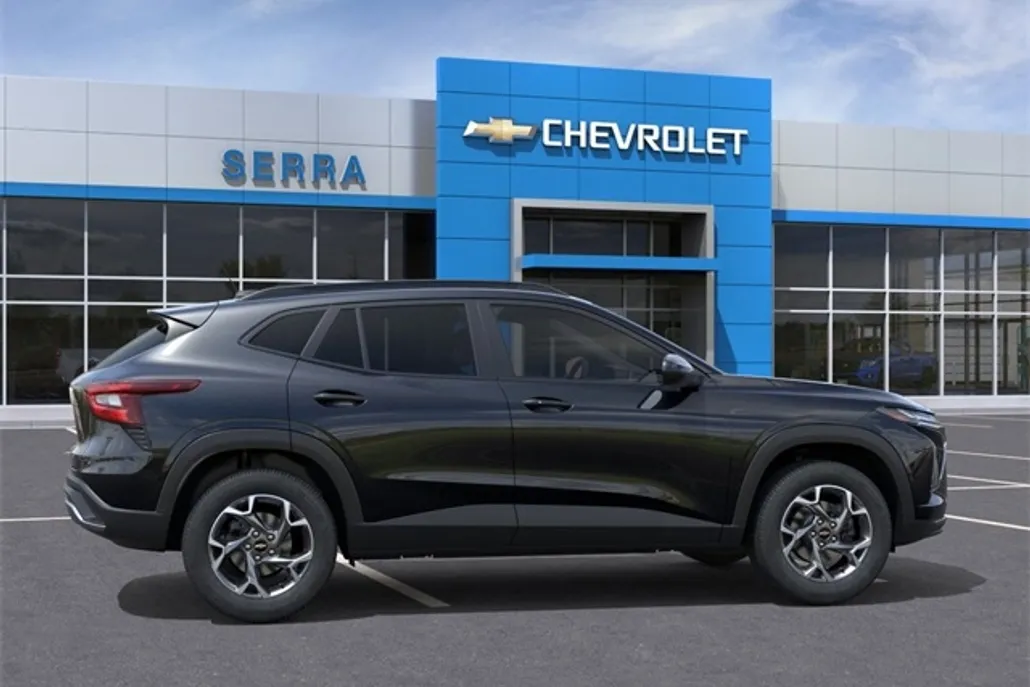 2025 Chevrolet Trax LT photo 1