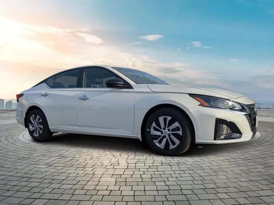 2025 Nissan Altima S photo 1
