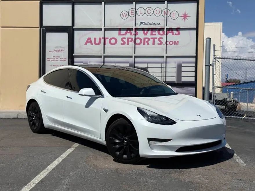 2020 Tesla Model 3 Standard Range Plus photo 1