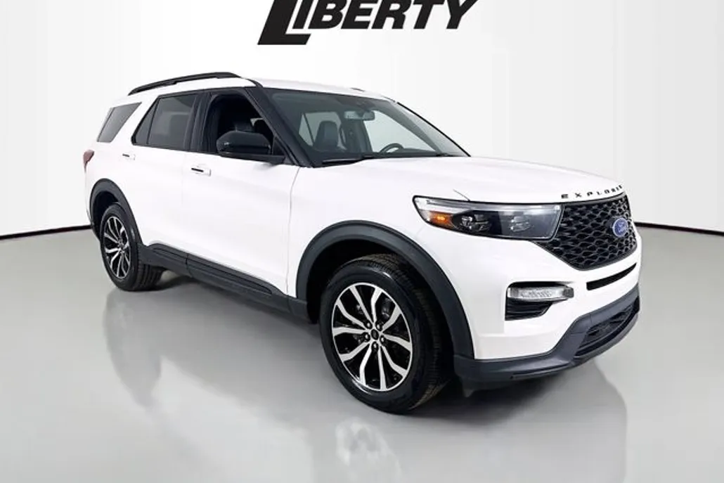 2022 Ford Explorer ST photo 1