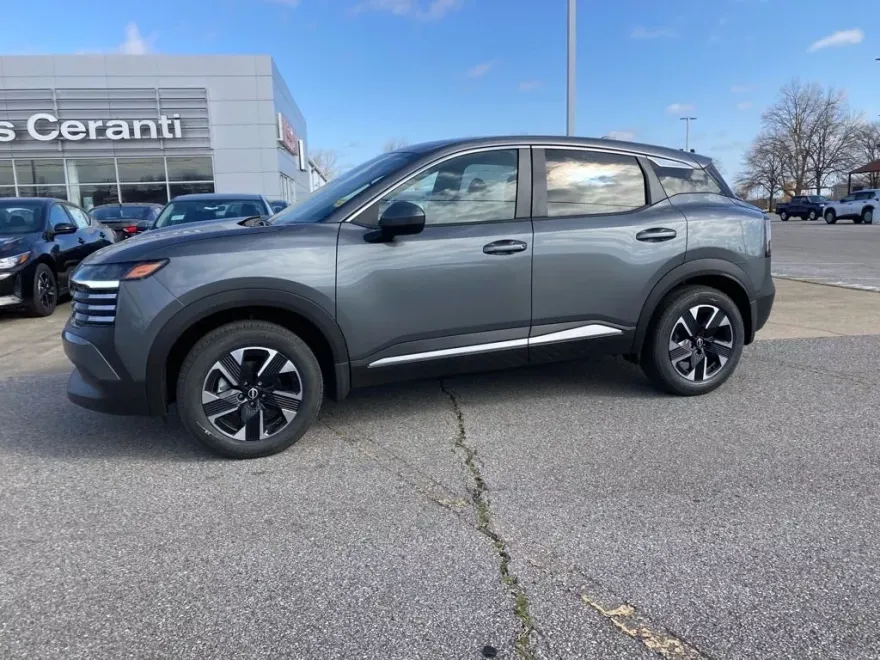 2025 Nissan Kicks SV photo 1