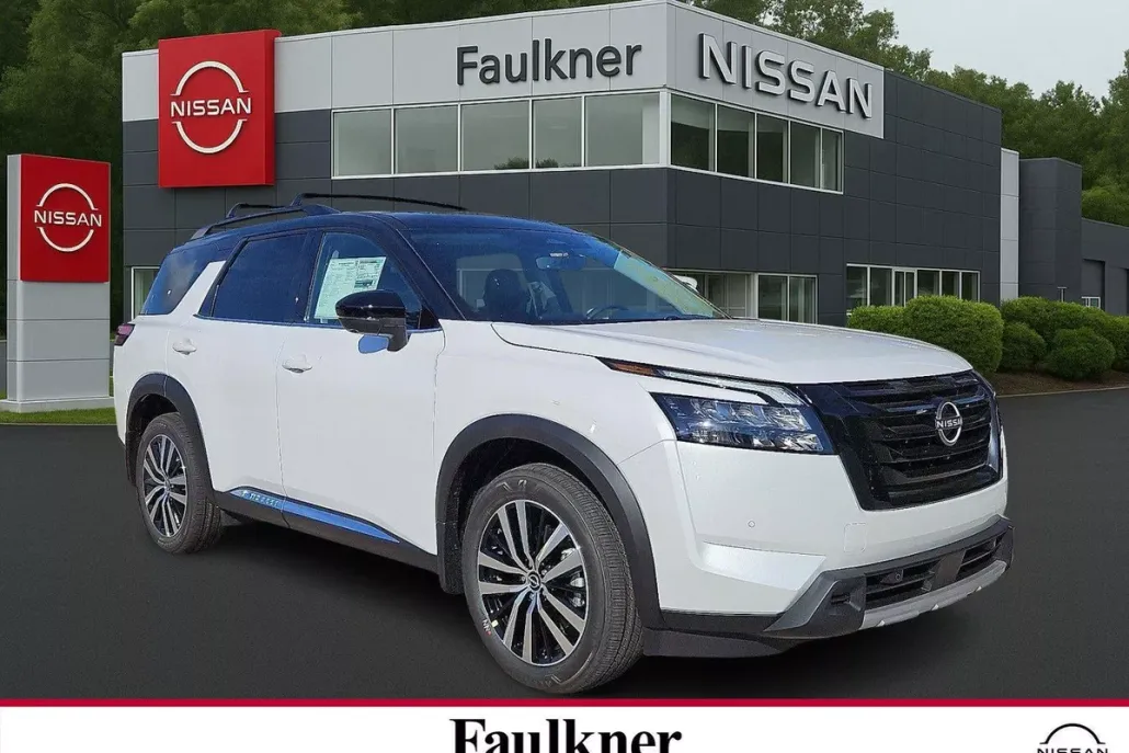 2025 Nissan Pathfinder Platinum photo 1