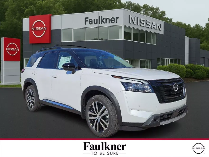 2025 Nissan Pathfinder Platinum photo 1