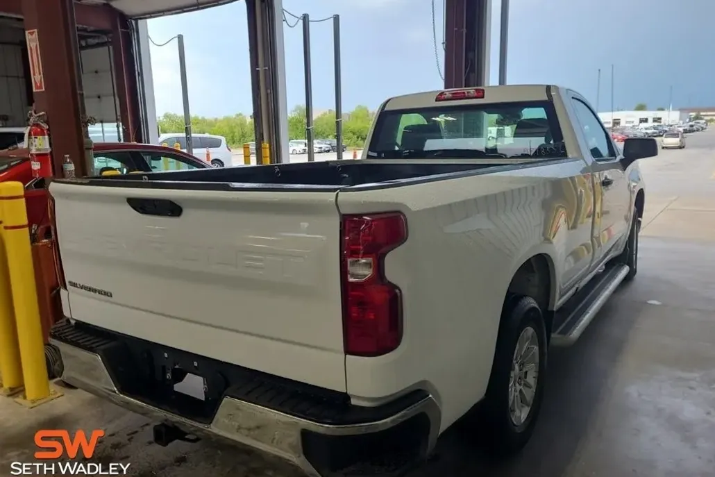 2024 Chevrolet Silverado 1500 photo 1