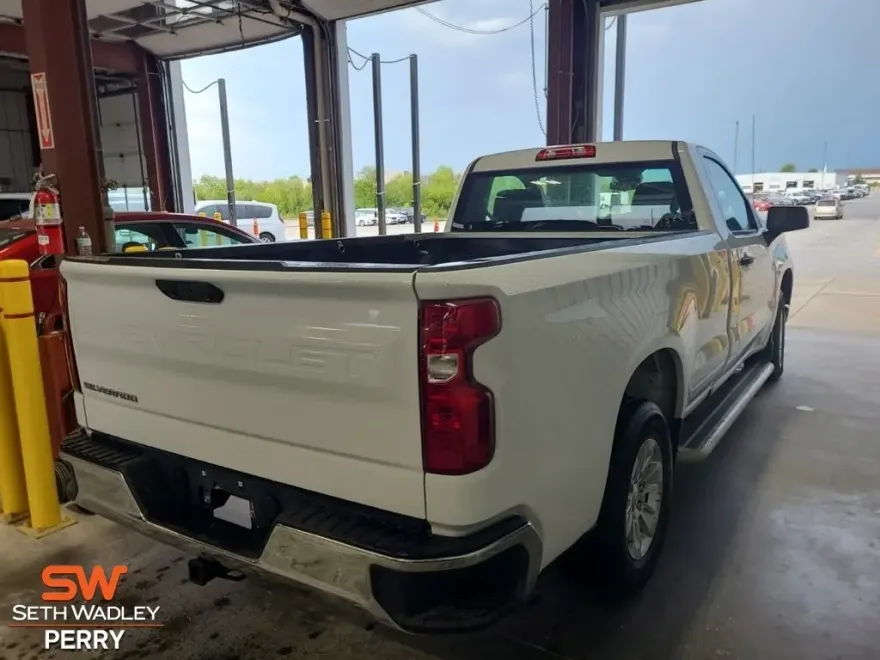 2024 Chevrolet Silverado 1500 photo 1
