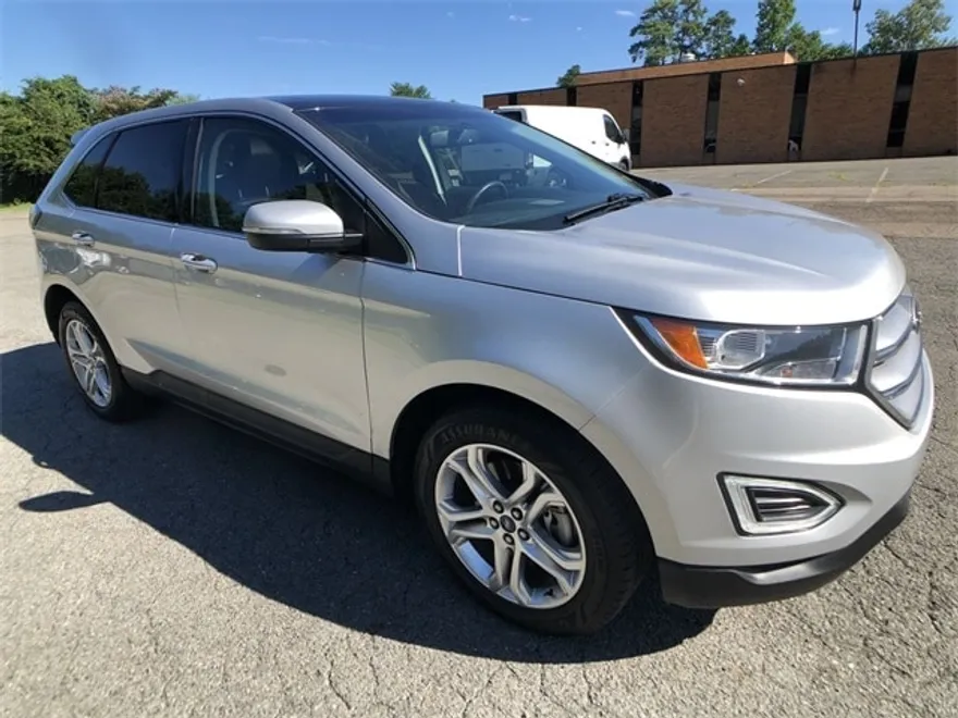 2018 Ford Edge Titanium photo 1