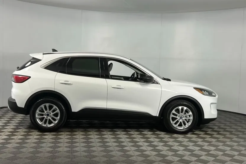 2022 Ford Escape Hybrid SE photo 1