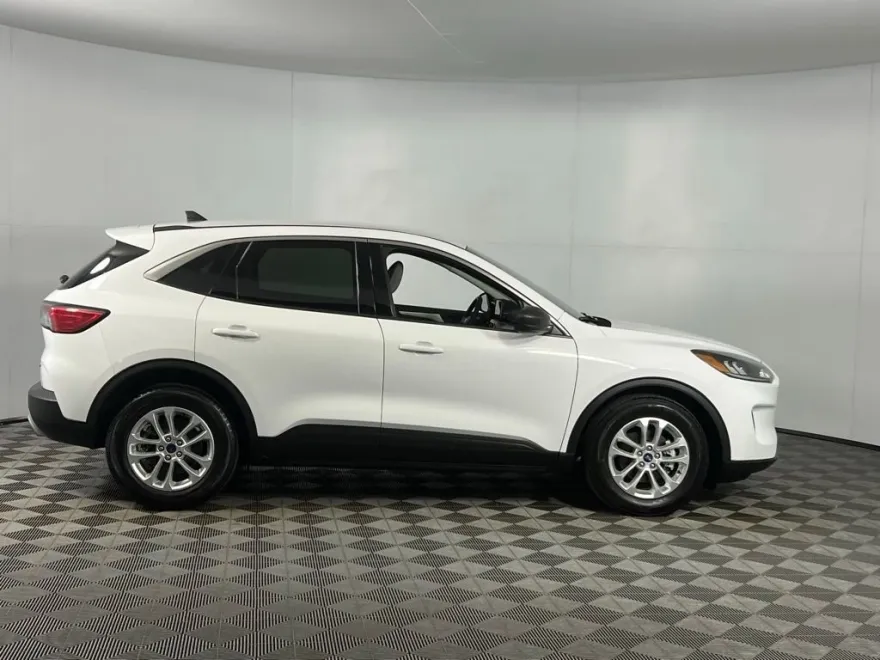 2022 Ford Escape Hybrid SE photo 1