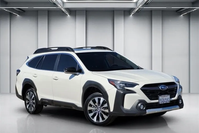 2023 Subaru Outback Limited XT photo 1