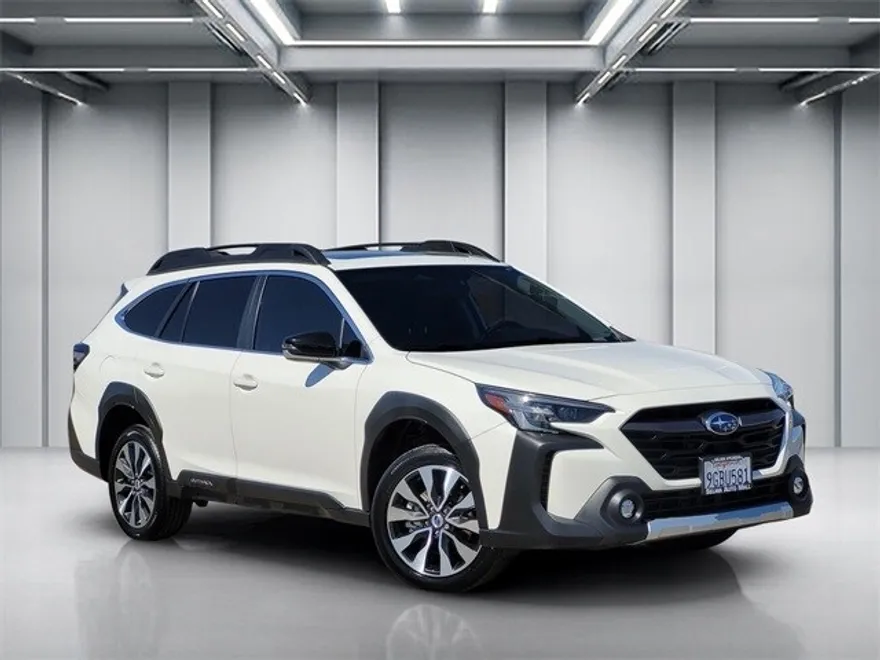 2023 Subaru Outback Limited XT photo 1
