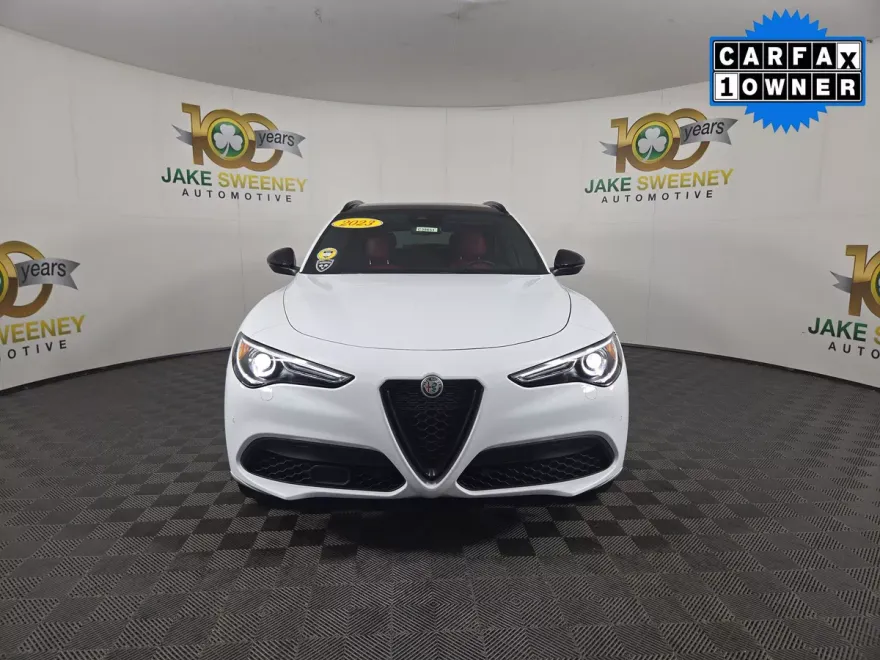 2023 Alfa Romeo Stelvio Ti photo 1