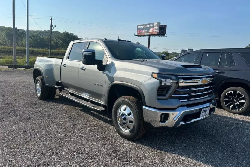 2026 Chevrolet Silverado 3500HD LTZ photo 1