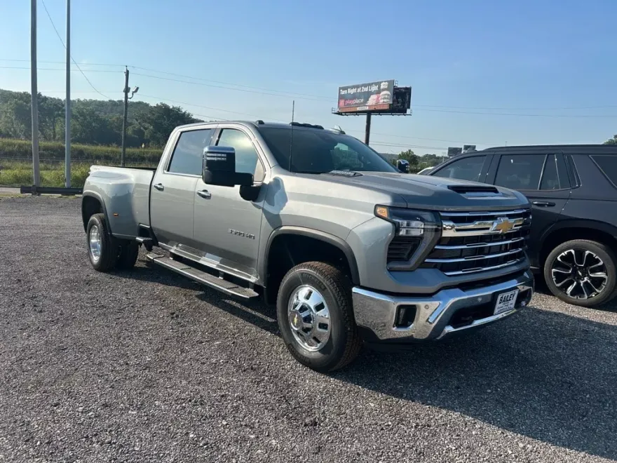 2026 Chevrolet Silverado 3500HD LTZ photo 1