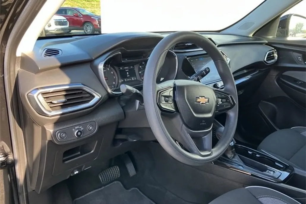 2022 Chevrolet Trailblazer LT photo 1