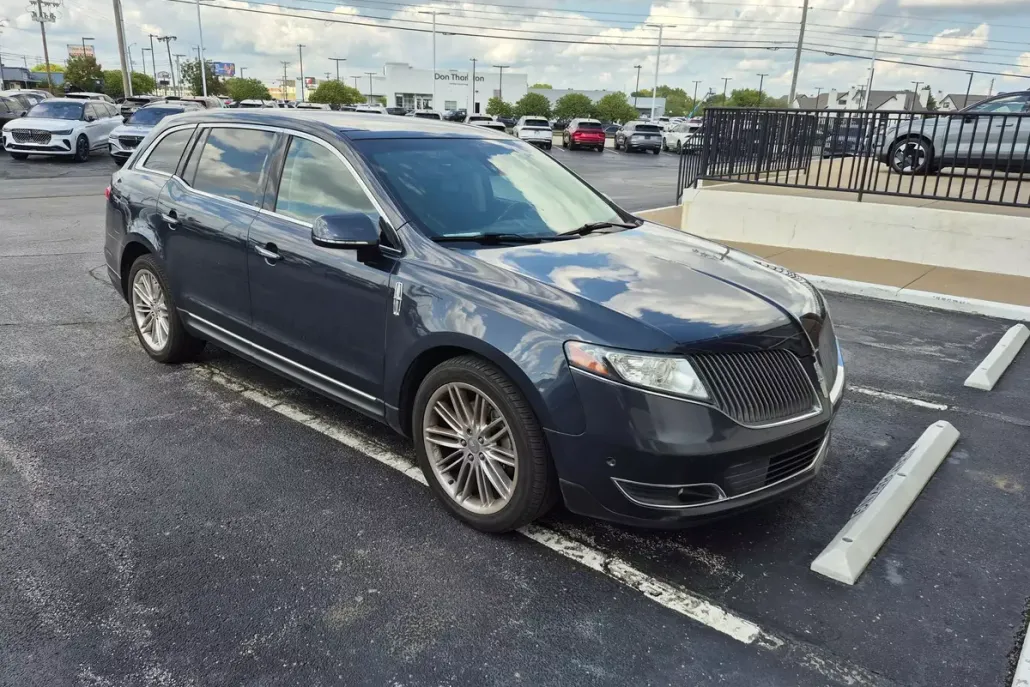 2014 Lincoln MKT EcoBoost photo 1