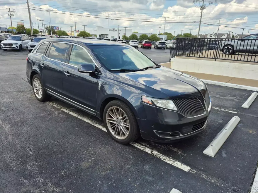 2014 Lincoln MKT EcoBoost photo 1