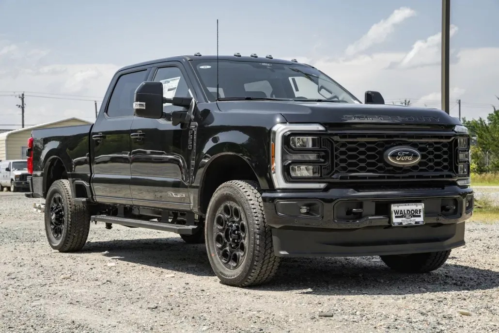 2025 Ford F-350 Lariat photo 1