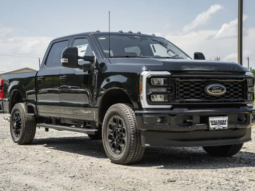 2025 Ford F-350 Lariat photo 1