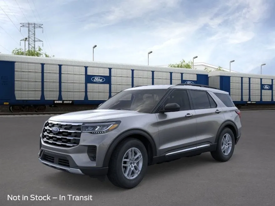 2025 Ford Explorer photo 1