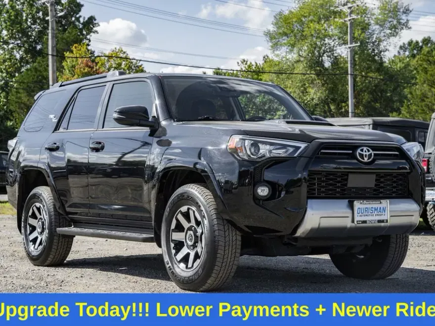 2024 Toyota 4Runner TRD Off-Road Premium photo 1