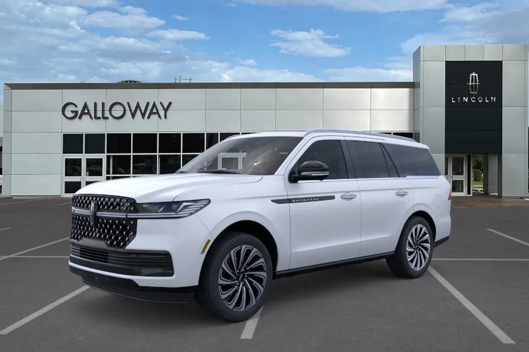 2025 Lincoln Navigator Black Label photo 1