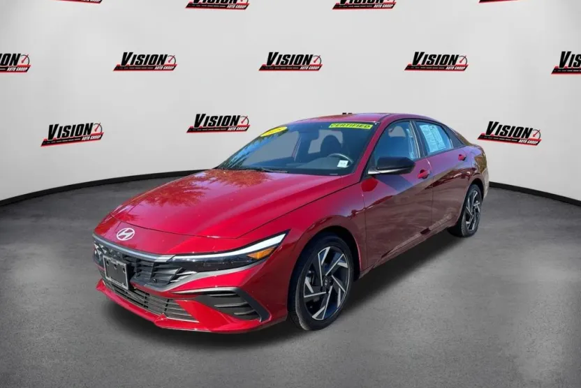 2025 Hyundai Elantra SEL Sport photo 1