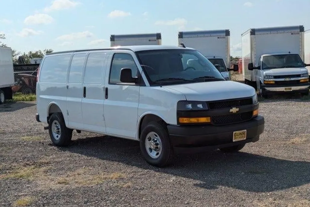 2025 Chevrolet Express Cargo 2500 photo 1