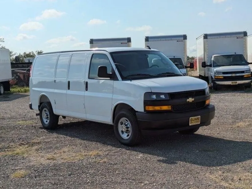 2025 Chevrolet Express Cargo 2500 photo 1