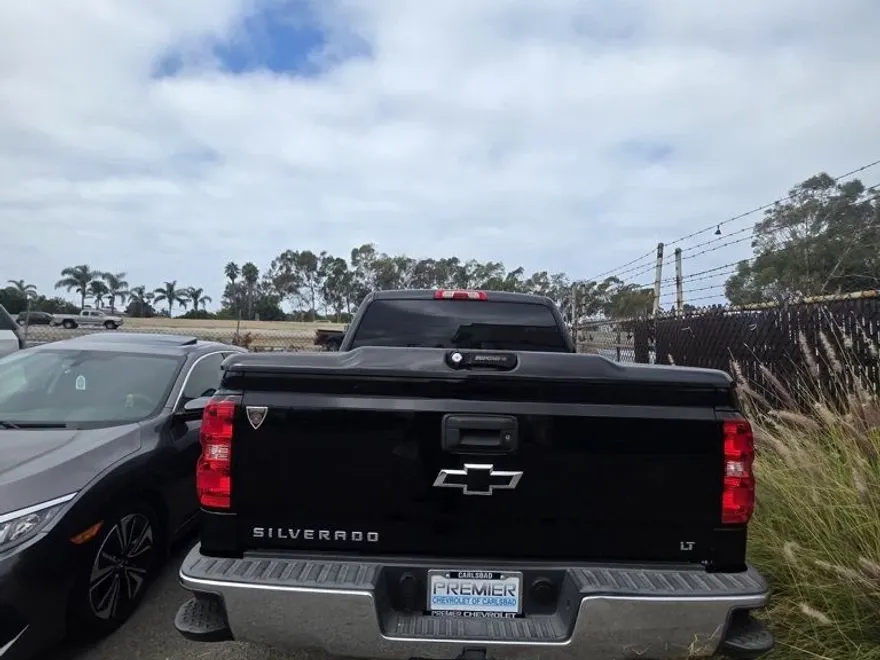 2018 Chevrolet Silverado 1500 LT photo 1