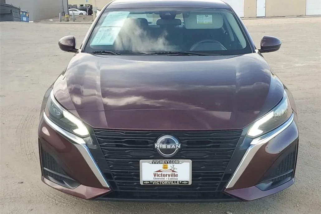 2023 Nissan Altima 2.5 SV photo 1